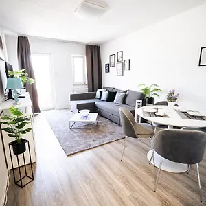 - 5 Min To Hbf Apartment